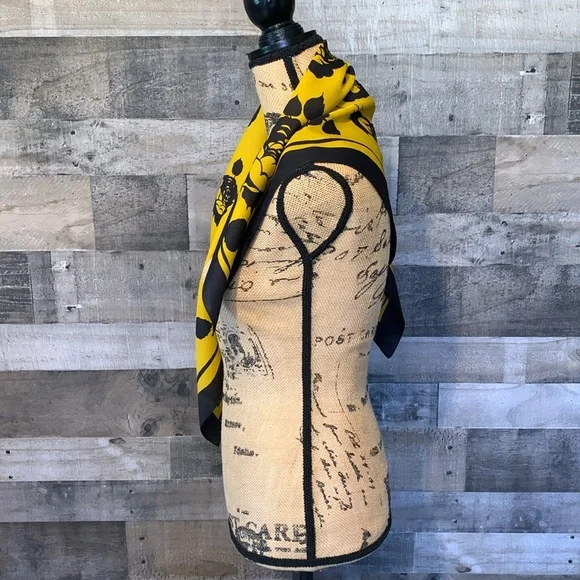 Valentina Fiore Floral Scarf - Picture 5 of 14